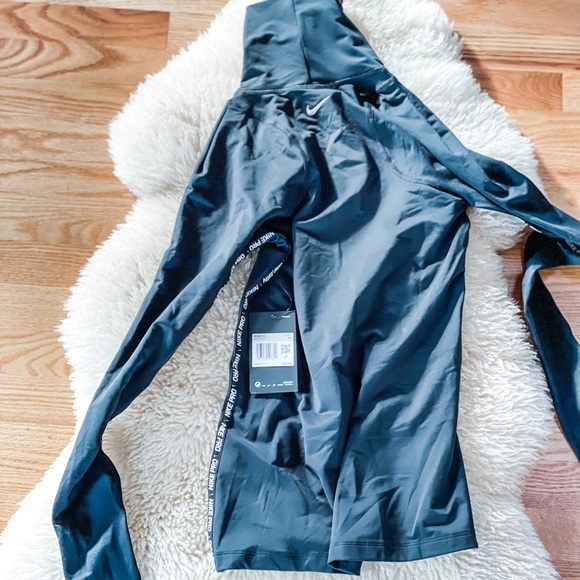 Nike Pro Warm Dri-Fit training shirt - Picture 5 of 7